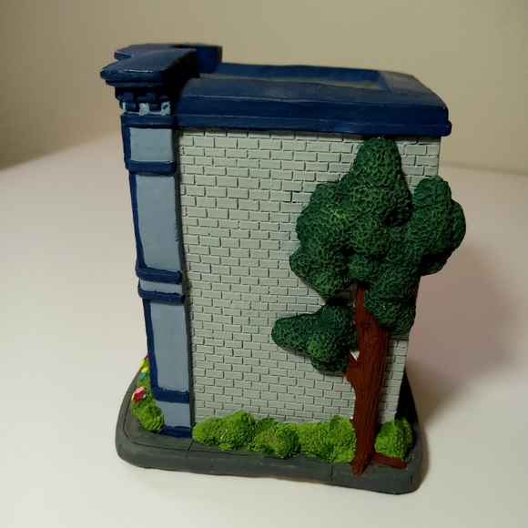 Create Crafts California Creations Hardware Store for Christmas Village - Picture 4 of 7